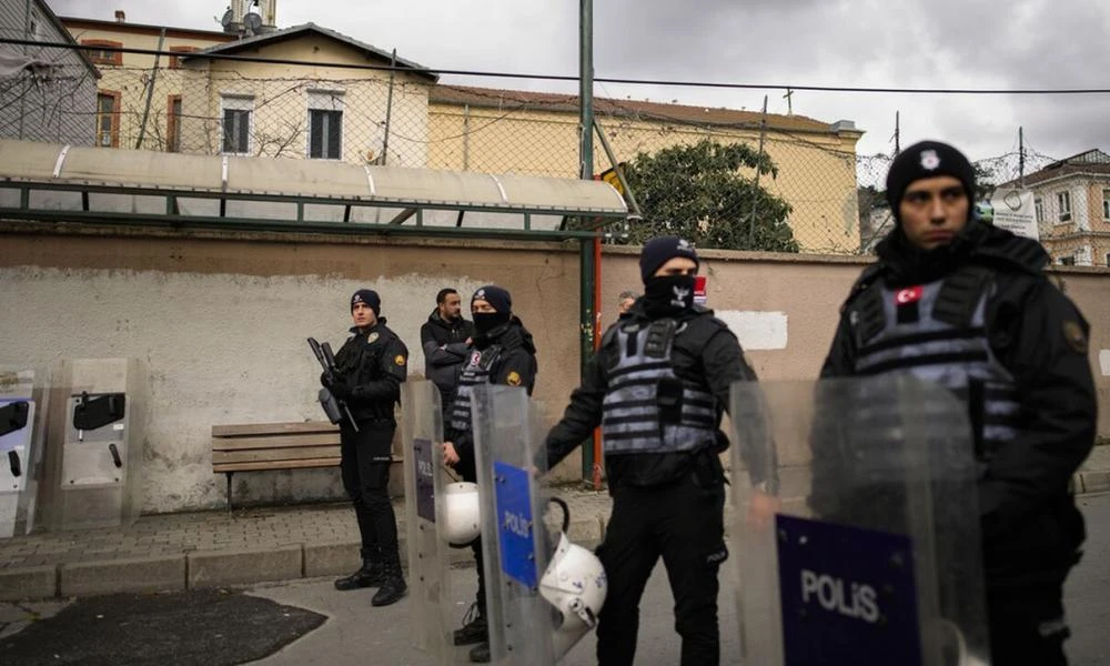 Αίσιο τέλος είχε η ομηρία επτά εργαζομένων στην Proctor & Gamble (P&G) από Παλαιστίνιο στην Τουρκία- Νέες συλλήψεις της ΜΙΤ για υποτιθέμενους πληροφοριοδότες της Μοσάντ